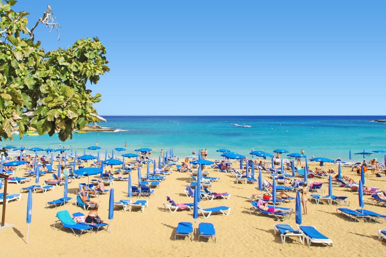 Diana - Coralli Beachfront Apartment プロタラス エクステリア 写真