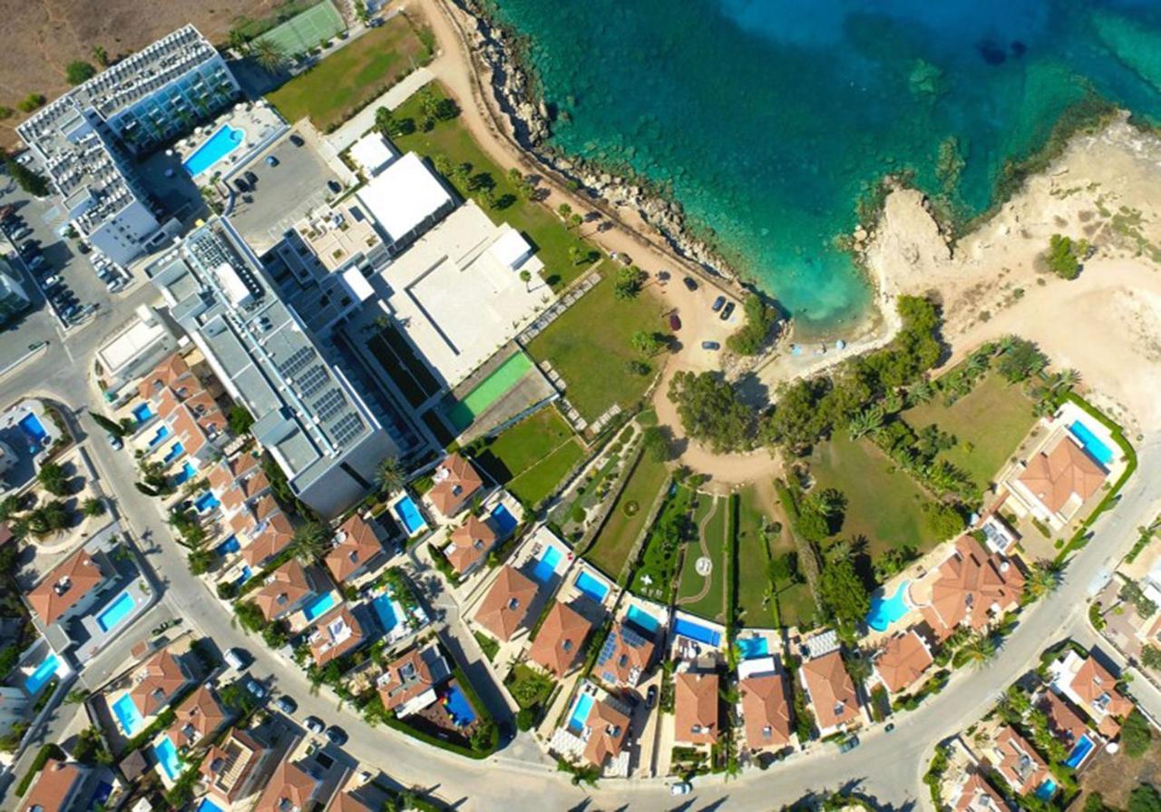 Diana - Coralli Beachfront Apartment プロタラス エクステリア 写真