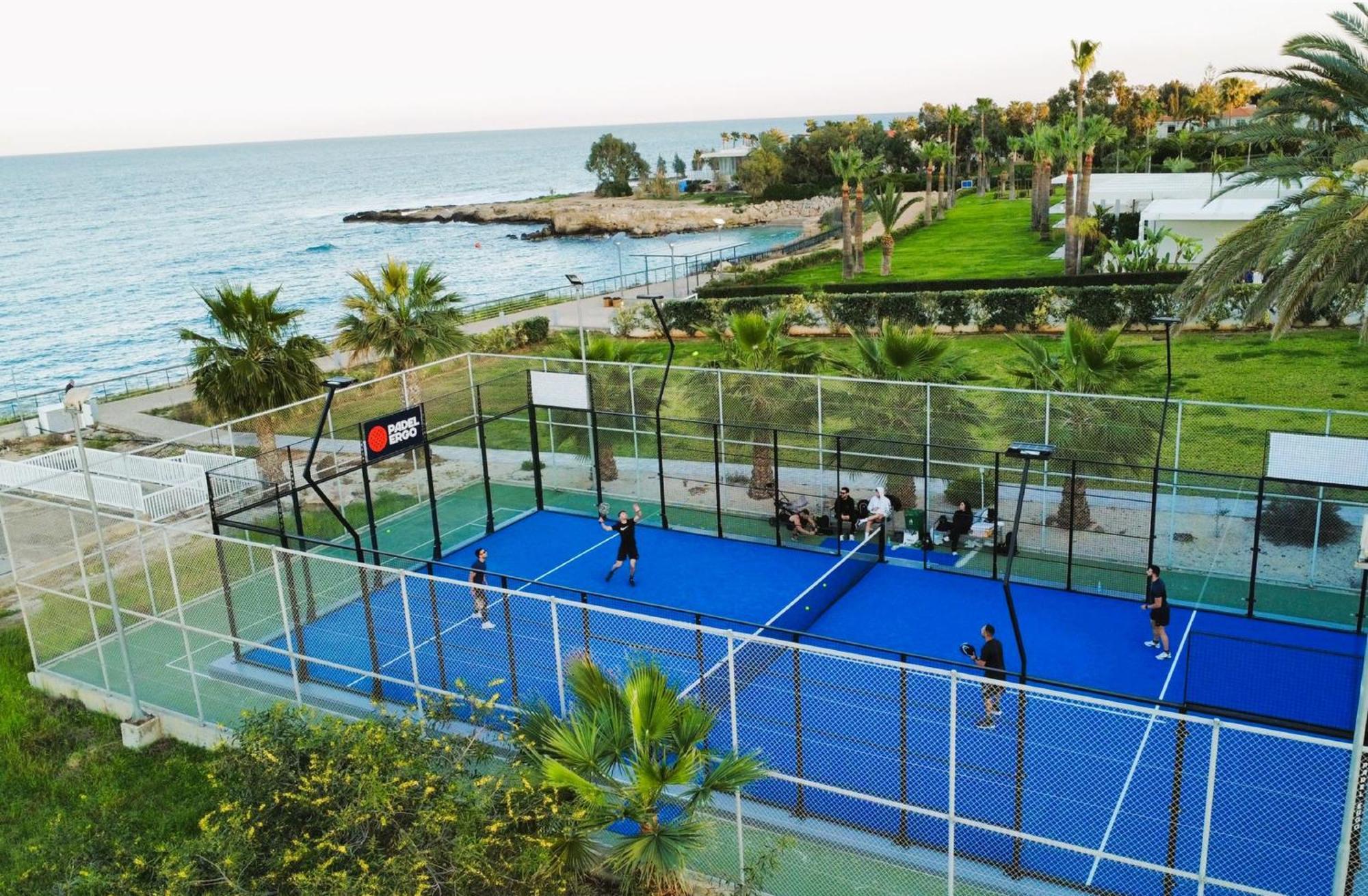 Diana - Coralli Beachfront Apartment プロタラス エクステリア 写真